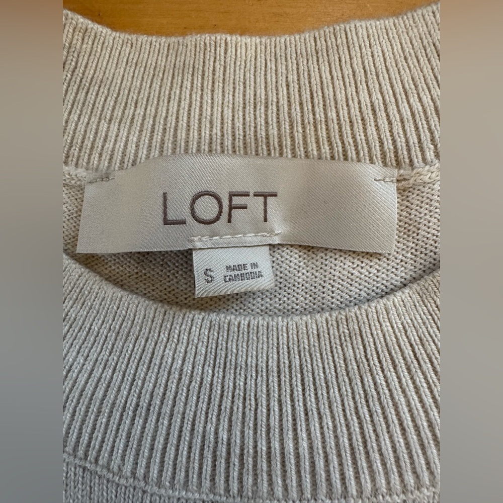 Loft simple elegant beige long sleeve crew neck lightweight knit sweater women S - Picture 3 of 4